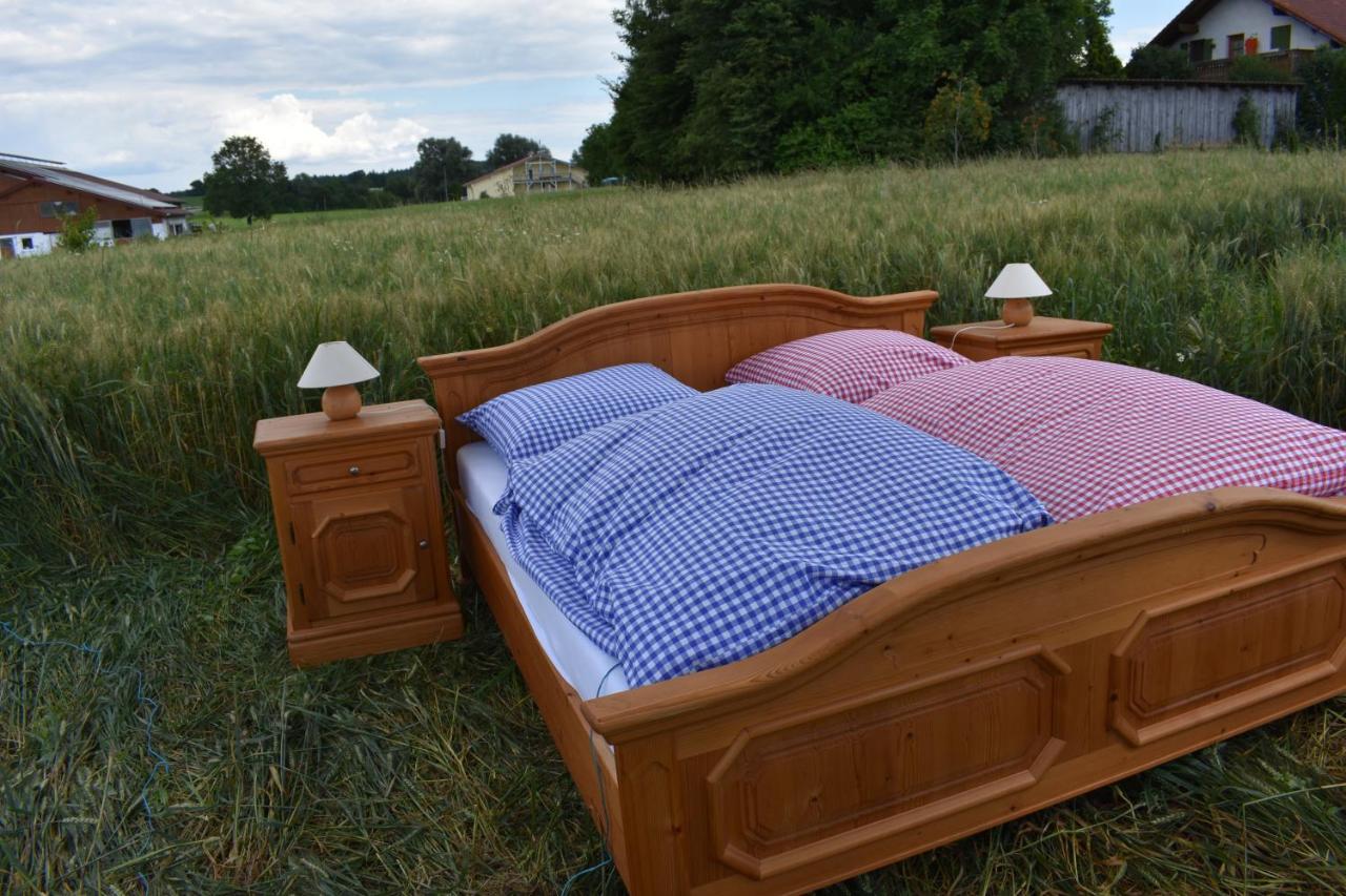 Open Air, Bett Im Kornfeld Hotel Finning Exterior foto